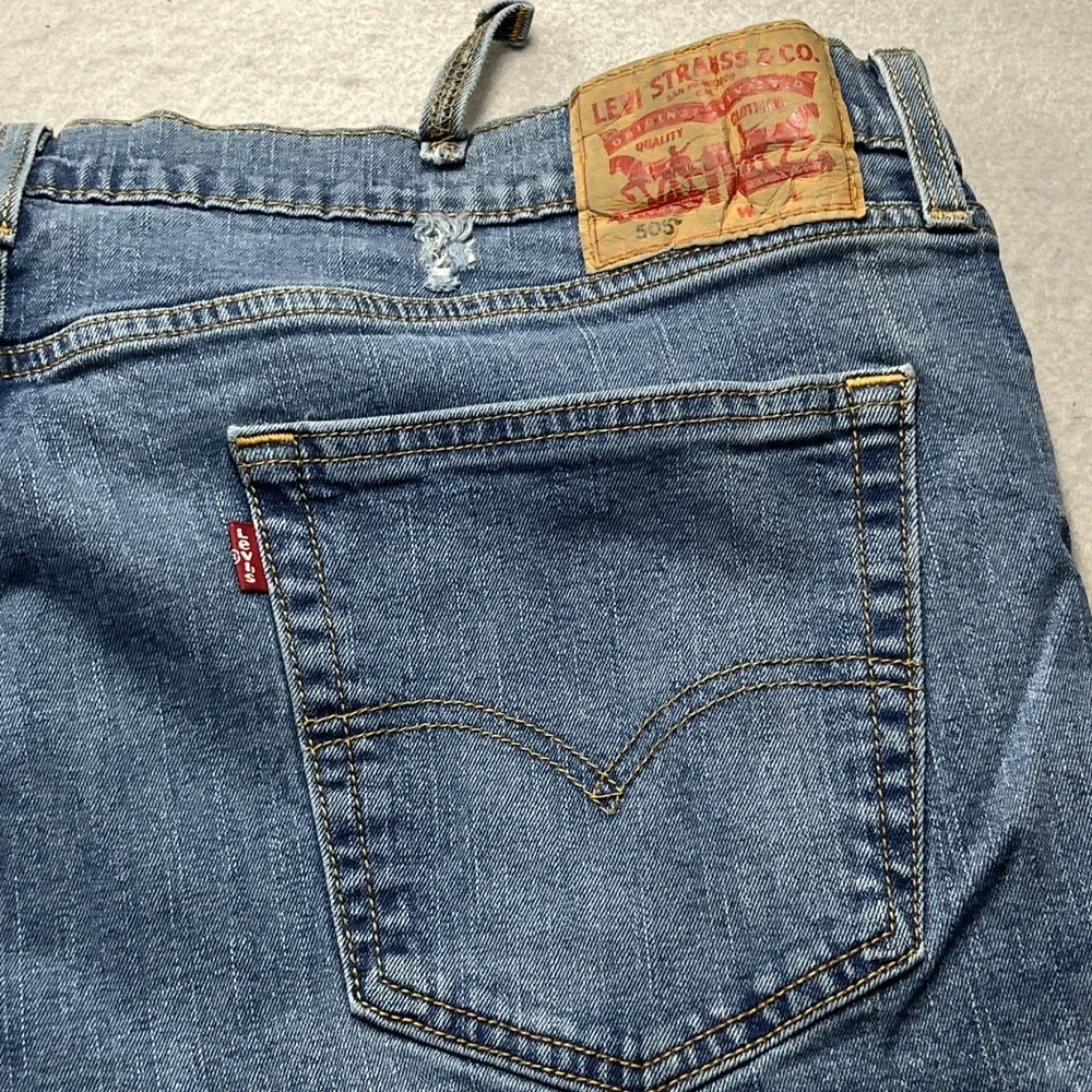 Levi's 505 Straight Jeans 40x32‎ Medium Wash Relaxed Fit Denim Distressed Work
